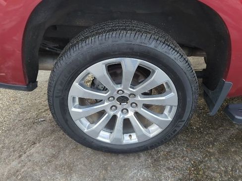 Used 2021 Chevrolet Silverado 1500 High Country w/ Technology Package image 11