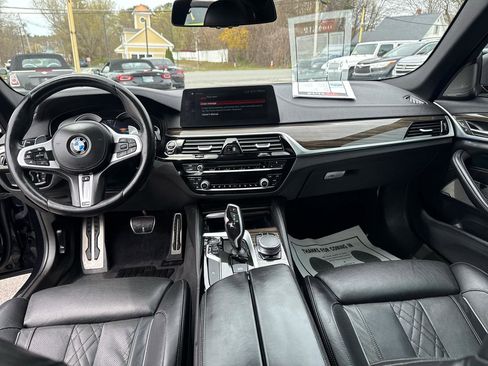 Used 2018 BMW M550i xDrive AWD/4WD image 40