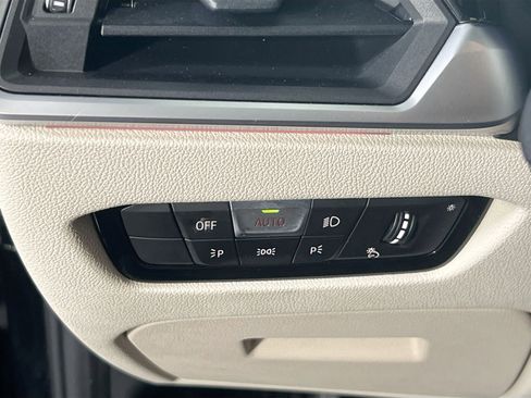 Used 2020 BMW 330i xDrive Sedan w/ Premium Package image 10