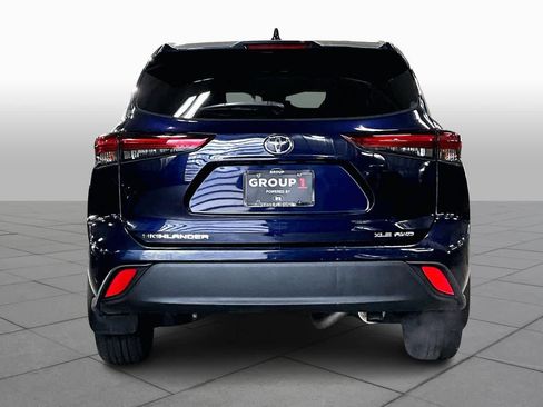 Used 2023 Toyota Highlander XLE AWD/4WD image 5