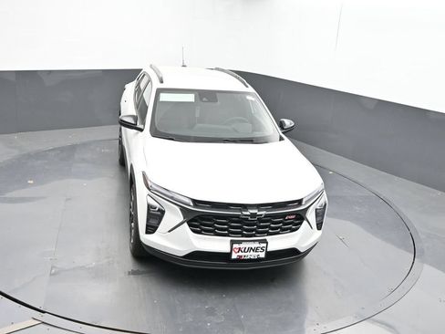 Used 2025 Chevrolet Trax RS w/ Driver Confidence Package FWD image 37
