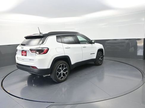 Used 2024 Jeep Compass Limited AWD/4WD image 8