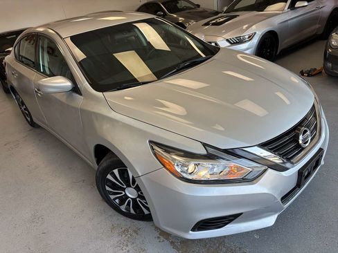 Used 2016 Nissan Altima 2.5 S w/ Power Driver Seat Package FWD image 8