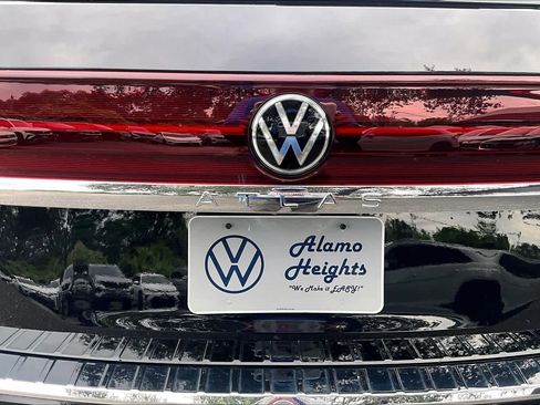 Used 2024 Volkswagen Atlas SEL Premium R-Line AWD/4WD image 33