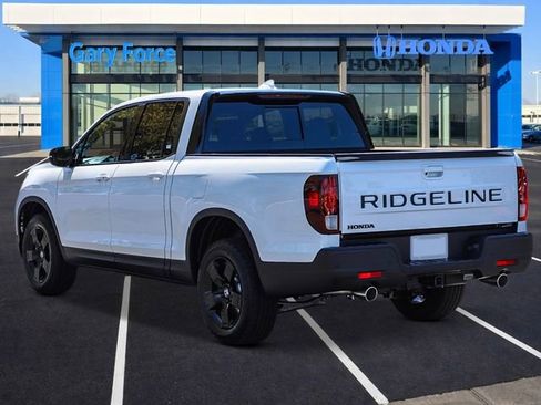 New 2025 Honda Ridgeline Black Edition image 2