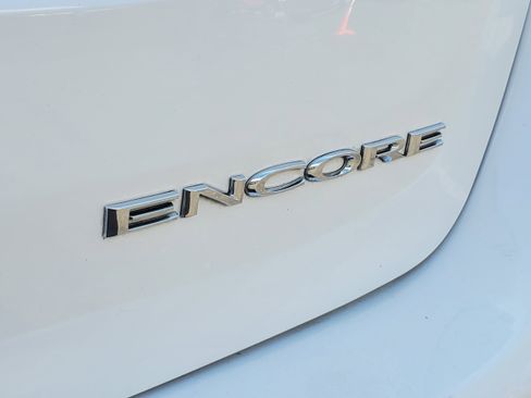 Used 2020 Buick Encore Preferred FWD image 8