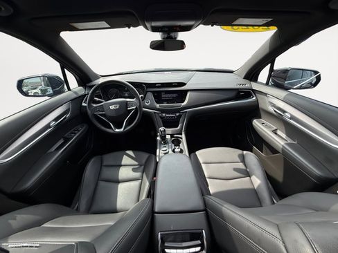 Used 2025 Cadillac XT6 Luxury FWD image 14