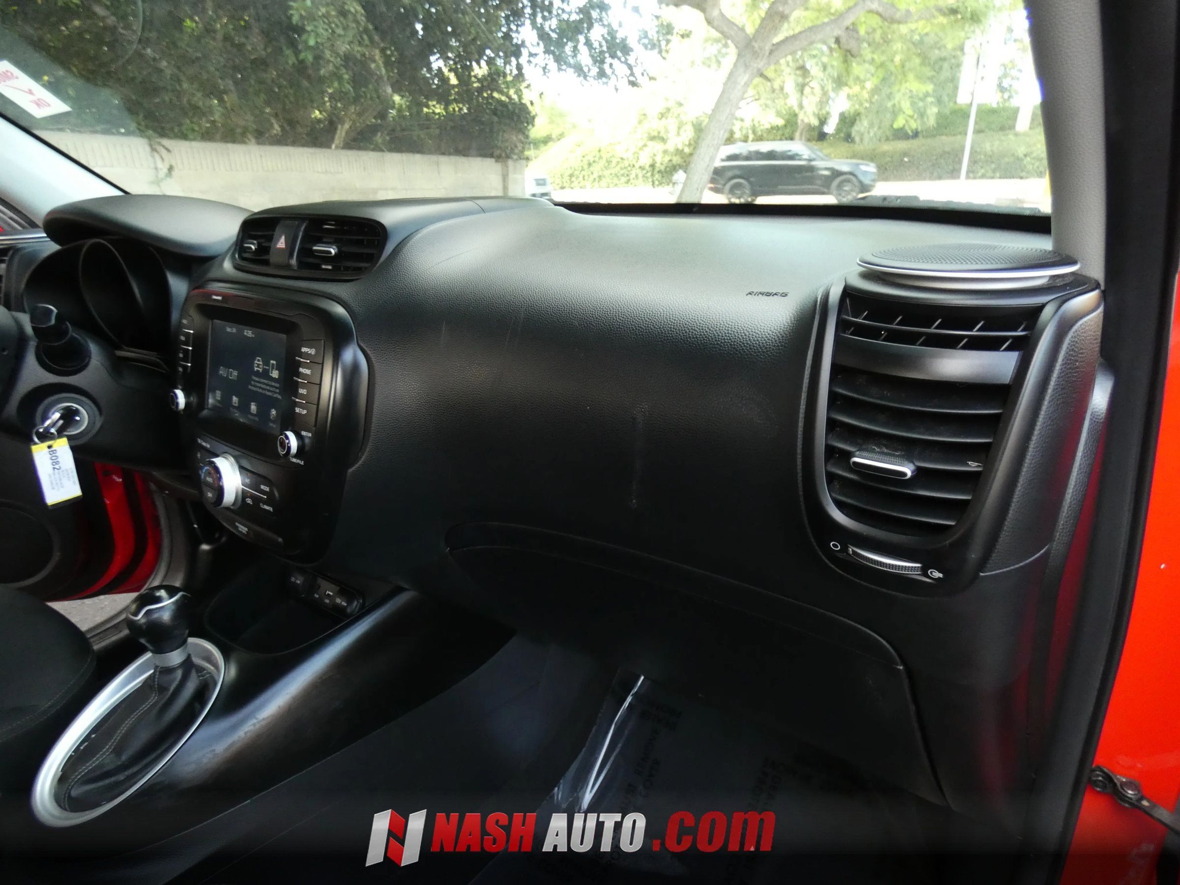 Used 2018 Kia Soul + FWD image 30