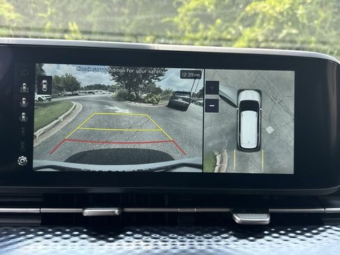 Certified 2023 Kia Carnival SX Prestige FWD image 35