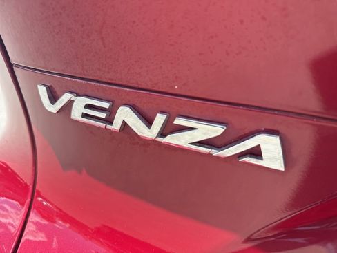 Used 2022 Toyota Venza XLE AWD/4WD image 6