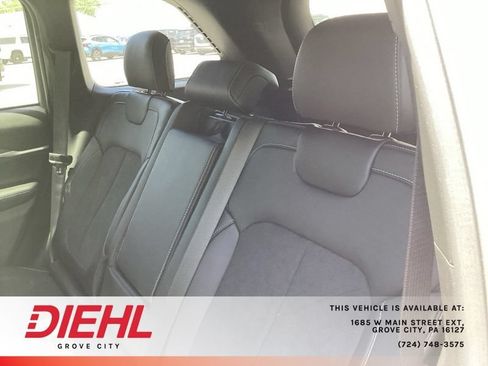 Used 2026 Jeep Grand Cherokee Altitude AWD/4WD image 13