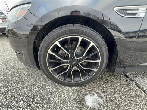 Used 2017 Ford Taurus SEL w/ Equipment Group 201A image 27