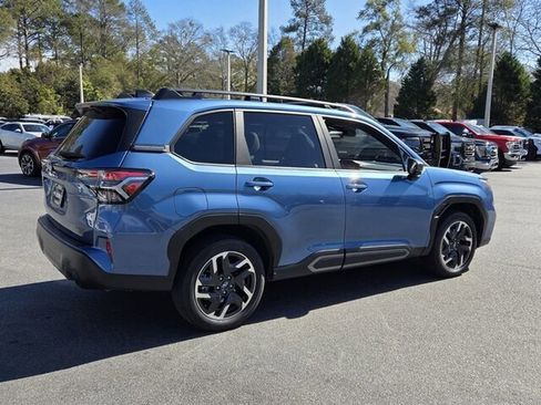 Used 2025 Subaru Forester Limited image 16