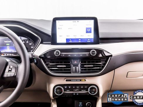 Used 2021 Ford Escape SE image 18