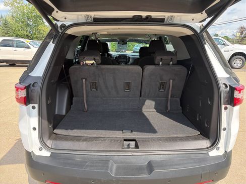 Used 2019 Chevrolet Traverse LT w/ LPO, Floor Liner Package AWD/4WD image 17