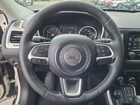Used 2018 Jeep Compass Latitude w/ Cold Weather Group AWD/4WD image 22