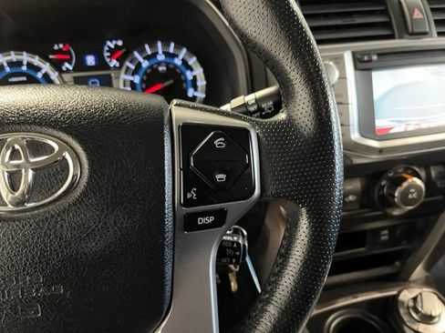 Used 2017 Toyota 4Runner SR5 AWD/4WD image 27
