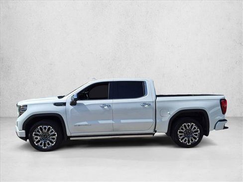 Used 2025 GMC Sierra 1500 Denali Ultimate AWD/4WD image 8
