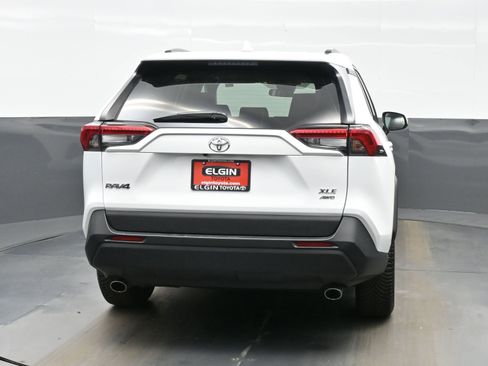 Used 2021 Toyota RAV4 XLE AWD/4WD image 5