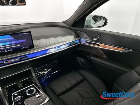 Used 2025 BMW 740i xDrive image 38