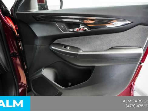 Used 2025 Chevrolet TrailBlazer LT AWD/4WD image 19