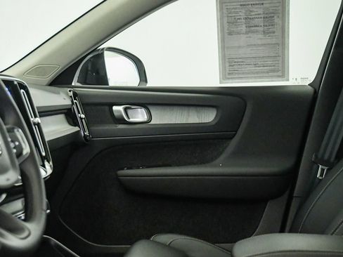 Certified 2026 Volvo XC40 B5 Plus AWD/4WD image 20