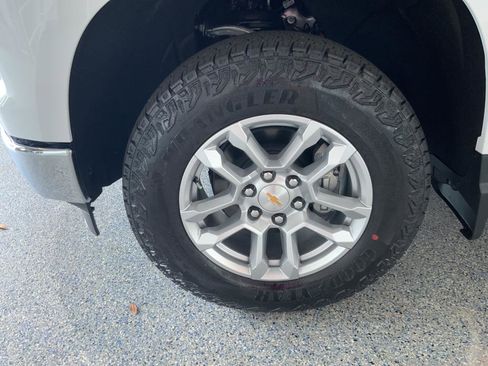 New 2025 Chevrolet Silverado 1500 LT w/ Z71 Off-Road Package image 32