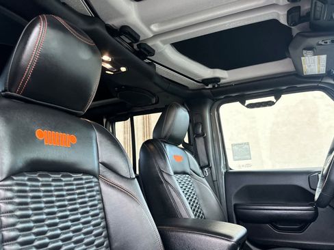 Used 2021 Jeep Gladiator Mojave AWD/4WD image 17