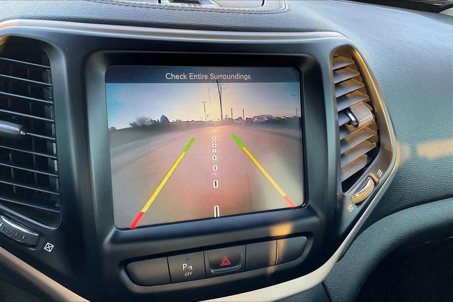 Used 2015 Jeep Cherokee Latitude FWD image 26