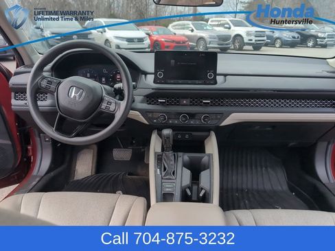 Used 2025 Honda Accord SE image 18