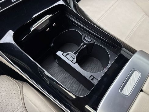 Used 2025 Mercedes-Benz C 300 Sedan image 65