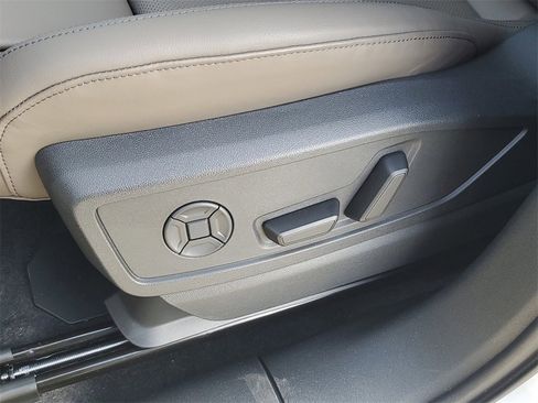 New 2025 Audi Q5 Prestige image 18