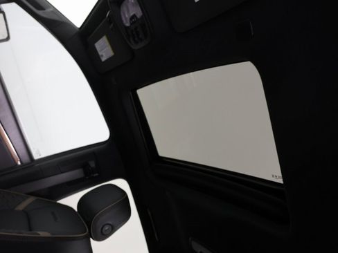 Used 2025 GMC Canyon Denali image 65