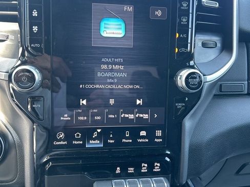 Used 2023 RAM 1500 Big Horn AWD/4WD image 17