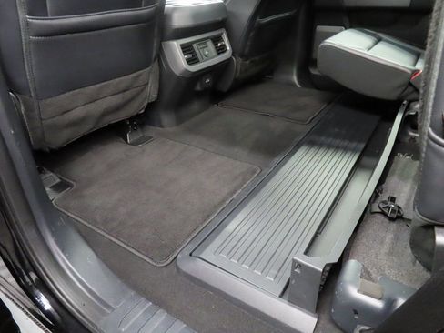 Used 2025 Ford F250 Lariat w/ Black Appearance Package image 55