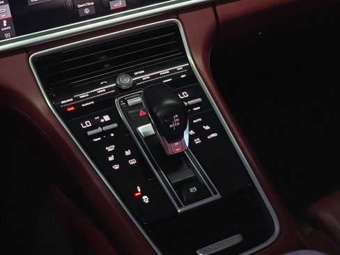 Used 2018 Porsche Panamera 4S w/ Premium Package Plus image 18