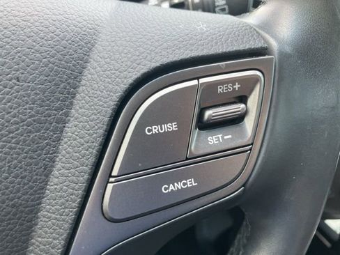 Used 2018 Hyundai Santa Fe Limited image 18