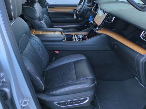 Used 2022 Jeep Grand Wagoneer Series III image 21