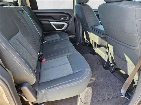 Used 2017 Nissan Titan SV image 19