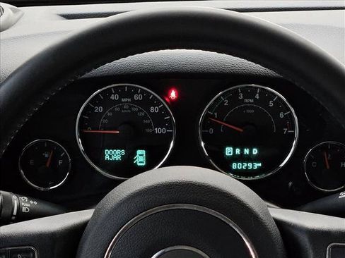 Used 2015 Jeep Wrangler Unlimited Sport w/ Quick Order Package 24S AWD/4WD image 18