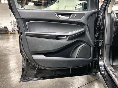 Used 2024 Ford Edge SEL image 16