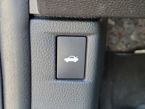 Used 2023 Honda Accord EX image 12