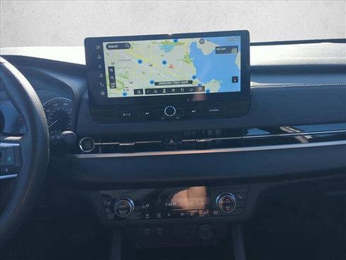 Used 2025 Mitsubishi Outlander SE image 14