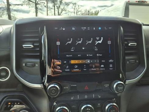 Used 2022 RAM 1500 Big Horn AWD/4WD image 25
