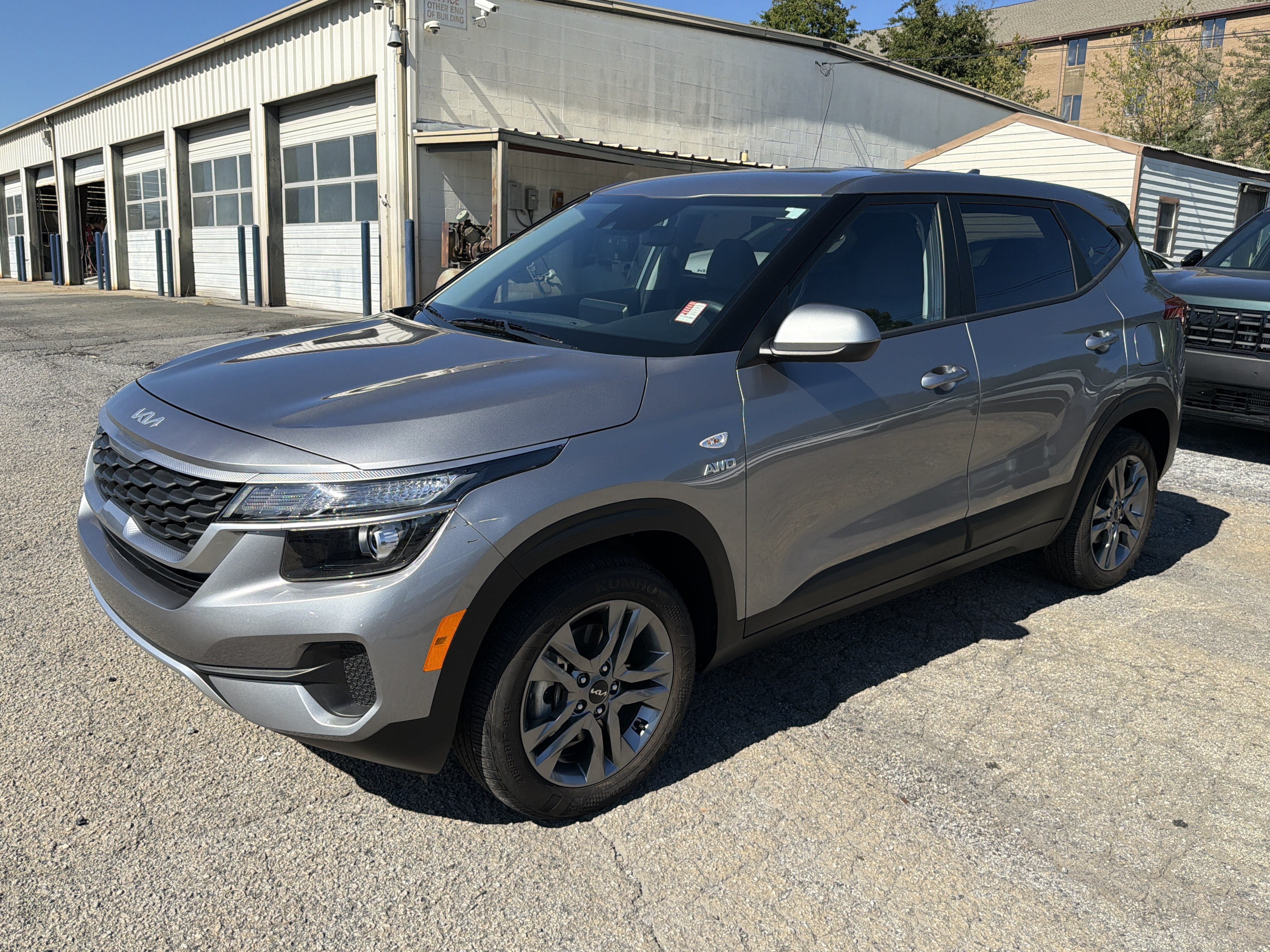 Used 2022 Kia Seltos LX AWD/4WD image 3