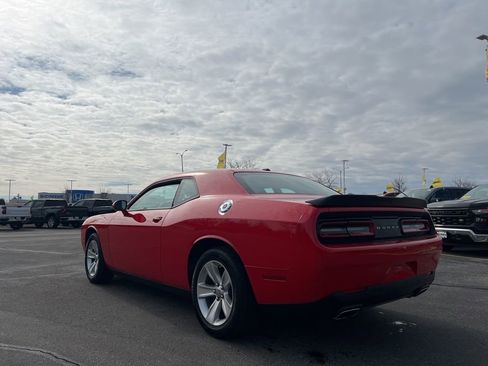 Used 2023 Dodge Challenger SXT image 6