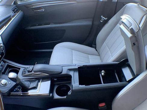 Used 2018 Lexus ES 350 w/ Luxury Package w/Wood Trim image 21