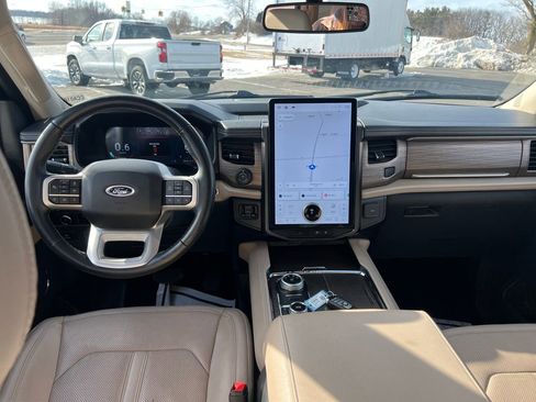 Used 2023 Ford Expedition Max Limited image 25