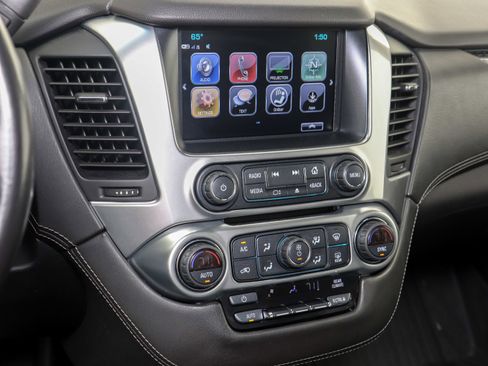 Used 2020 Chevrolet Suburban LS image 28