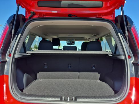 Used 2025 Kia Soul EX FWD image 21